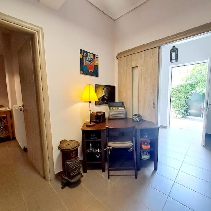 Ferienwohnung 20' From The Airport,20' From The Center Of Athen Exterior foto