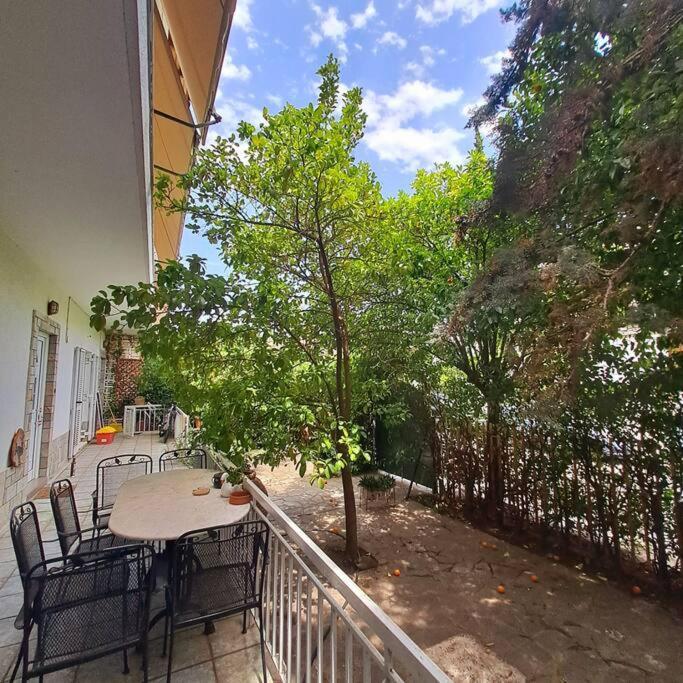 Ferienwohnung 20' From The Airport,20' From The Center Of Athen Exterior foto