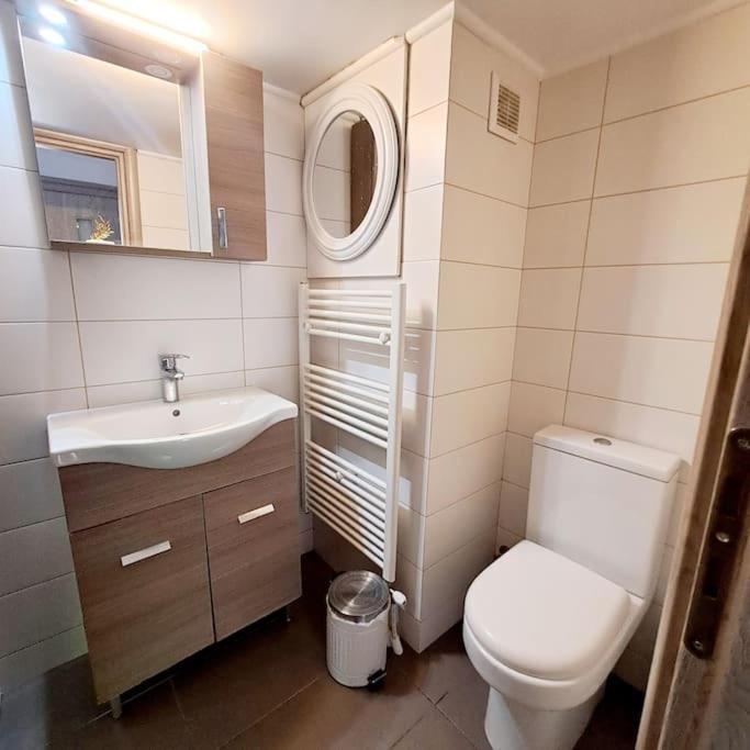 Ferienwohnung 20' From The Airport,20' From The Center Of Athen Exterior foto